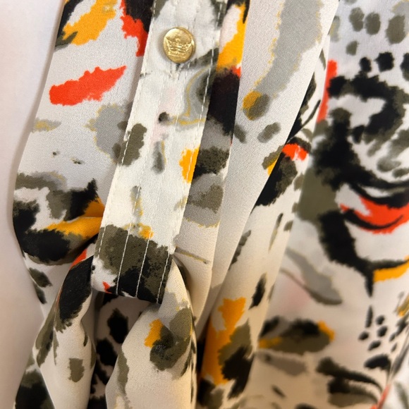 CHAUS New York Women’s Size Large blouse, sleeves button to the elbow , colorful - Picture 8 of 11